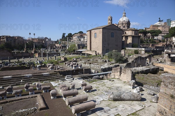 Italy, Lazio, Rome, View over the ruins of the Roman Forum from Via Fori del Imperial. 
Photo Stephen Rafferty / Eye Ubiquitous