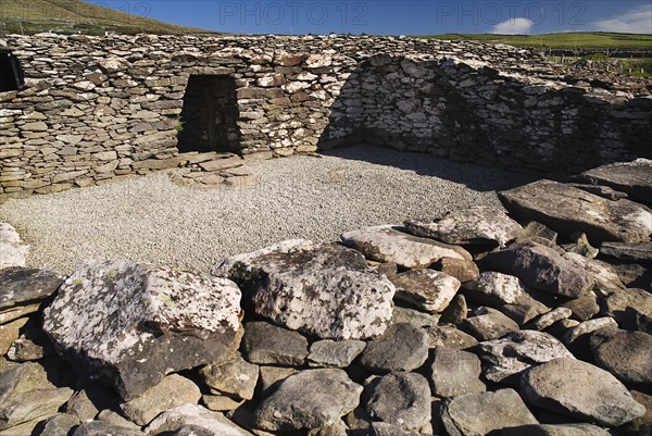 Ireland, County Kerry, Dunbeg, Dingle Peninsula Dunbeg Promontory Fort. . 
Photo Hugh Rooney / Eye Ubiquitous