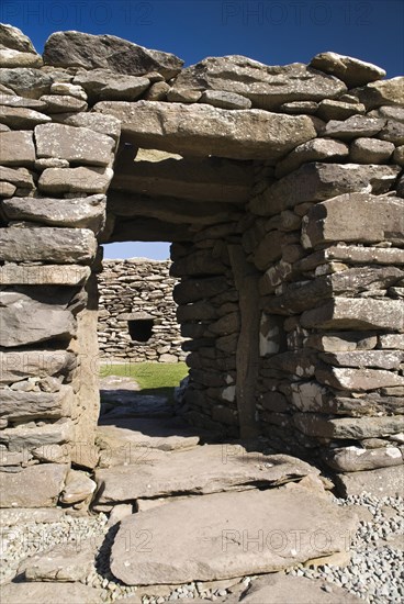 Ireland, County Kerry, Dunbeg, Dingle Peninsula Dunbeg Promontory Fort. . 
Photo Hugh Rooney / Eye Ubiquitous