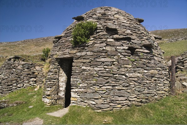 Ireland, County Kerry, Dingle Peninsula, Beehive hut in the Fahan Group. 
Photo Hugh Rooney / Eye Ubiquitous