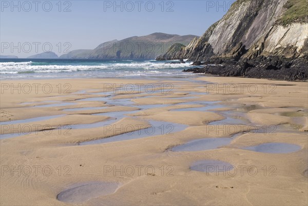 Ireland, County Kerry, Dingle Peninsula, Coumeenole Beach at Slea Head. . 
Photo Hugh Rooney / Eye Ubiquitous