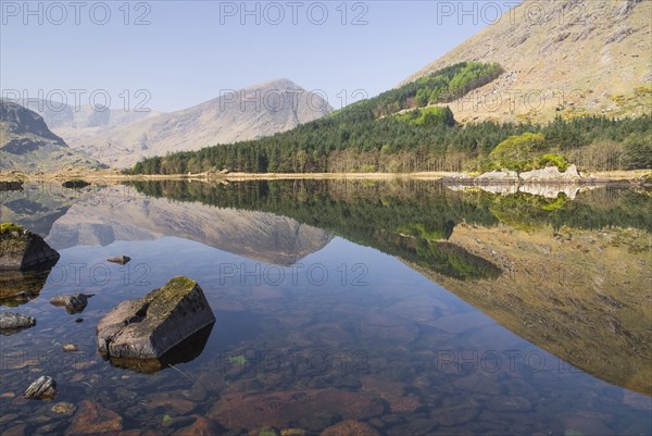 Ireland, County Kerry, Killarney, Black Valley Cummeenduff Lough. . 
Photo Hugh Rooney / Eye Ubiquitous