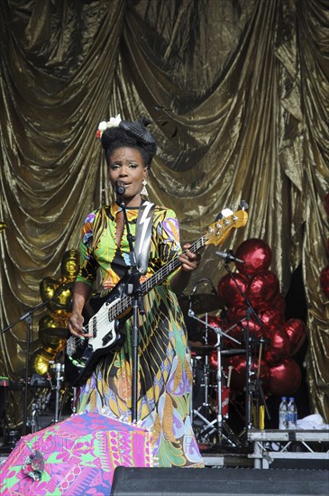 Music, Strings, Guitars, Shingai Shoniwa of the Noisettes playing bass at Guilfest 2011.