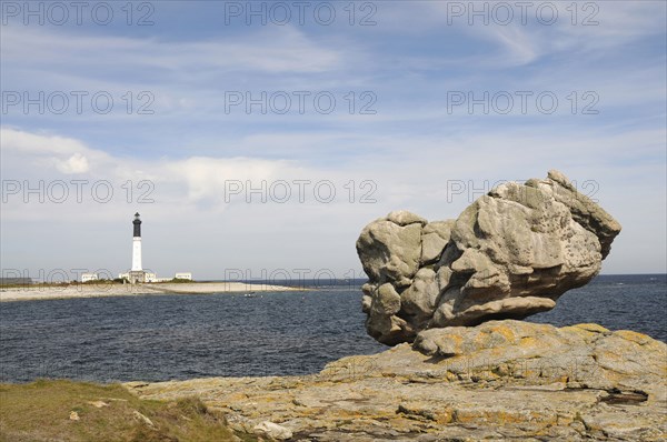 France, Brittany, Isle de Sein, Phare Saint-Corentin, Lighthouse. 
Photo Bob Battersby