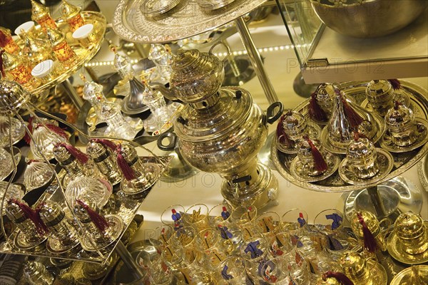Turkey, Istanbul, Fatih, Sultanahmet, Kapalicarsi, Display of tea pots and cup in the Grand Bazaar. 
Photo Stephen Rafferty