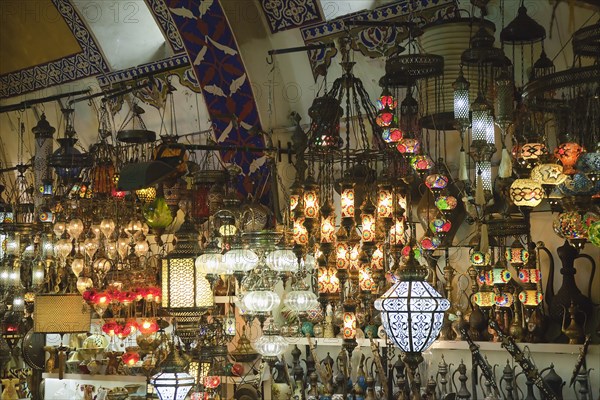 Turkey, Istanbul, Fatih, Sultanahmet, Kapalicarsi, Ornate lamps display in the Grand Bazaar. 
Photo Stephen Rafferty