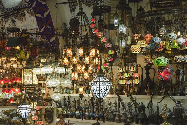 Turkey, Istanbul, Fatih, Sultanahmet, Kapalicarsi, Ornate lamps display in the Grand Bazaar. 
Photo Stephen Rafferty