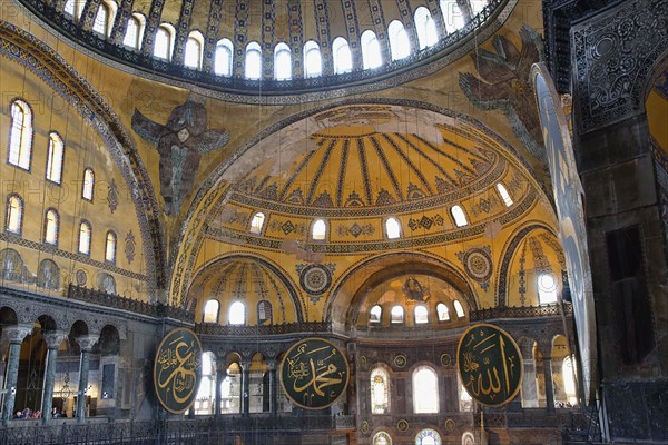 Turkey, Istanbul, Fatih, Sultanahmet, Haghia Sofia interior. 
Photo Stephen Rafferty