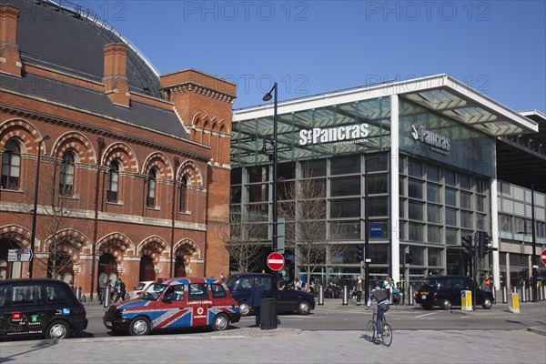 England, London, Taxi cabs outside the entrance to St Pancras Railway Station. 
Photo Stephen Rafferty