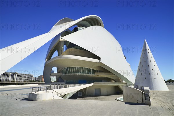 Spain, Valencia Province, Valencia, Spain, Valencia Province, Valencia, La Ciudad de las Artes y las Ciencias, City of Arts and Sciences, Palau de les Arts Reina Sofa, Opera house and cultural centre. 
Photo Hugh Rooney