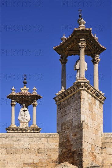 Spain, Valencia Province, Valencia, Puente del Mar with statues of San Pascual and the Virgin Mary  Puente del Mar is one of many bridges over the former Rio Turia which now serves as a park as the river has been diverted due to constant flooding of the c