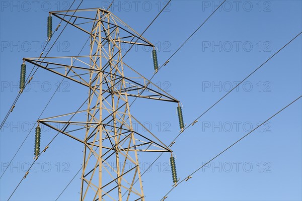 Environment, Power, Electricity, Pylons in the Hampshire countryside, England. 
Photo Bennett Dean