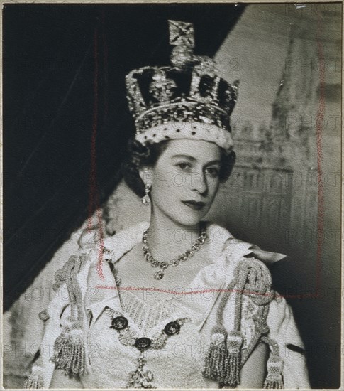 Beaton, La reine Elisabeth II en robe du Sacre