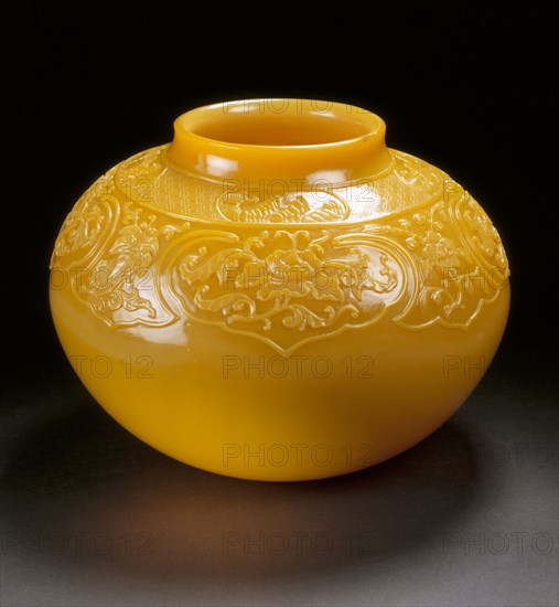 Ceramic Jar. Qing period. China, 18th century