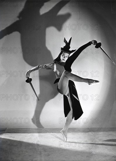 Beryl Grey in Checkmate, photo Gordon Anthony. London, England, 1947