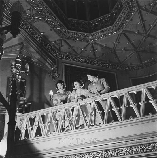 Beaton, La Reine Mère et les Princesses Elisabeth et Margaret