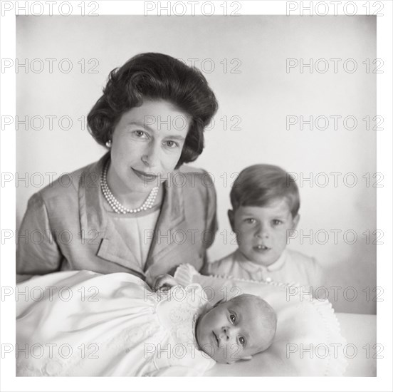 La reine Elisabeth II et ses deux fils