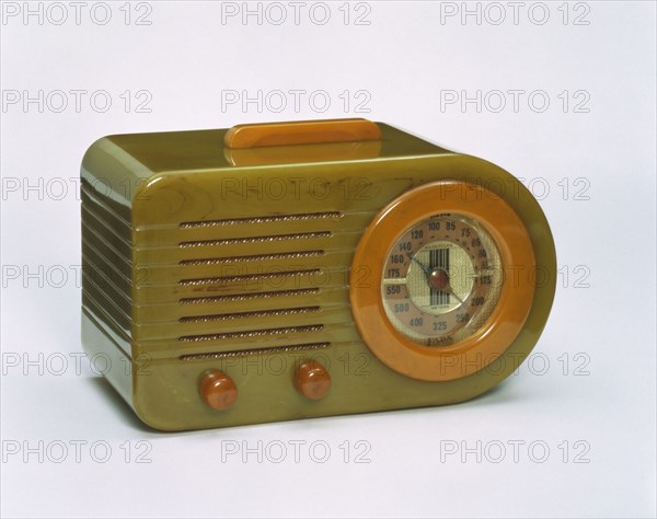 Radio "Bullet" 115 Streamline