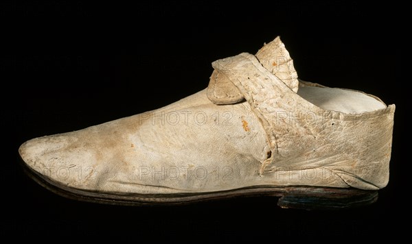 Man's official dress shoe. Britain, 1740-50s