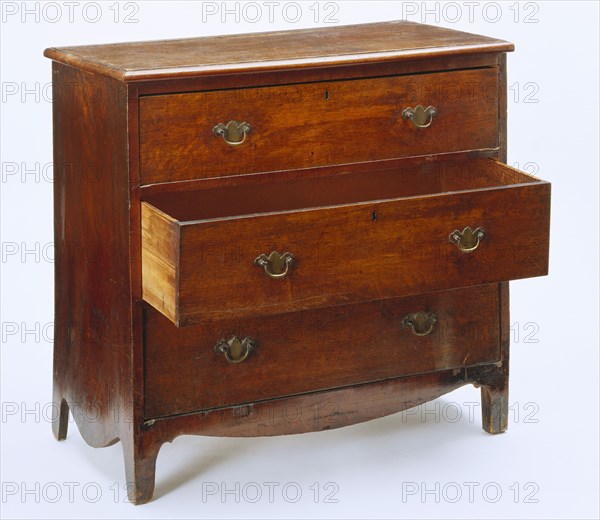 Webber & Sons, Commode trois tiroirs