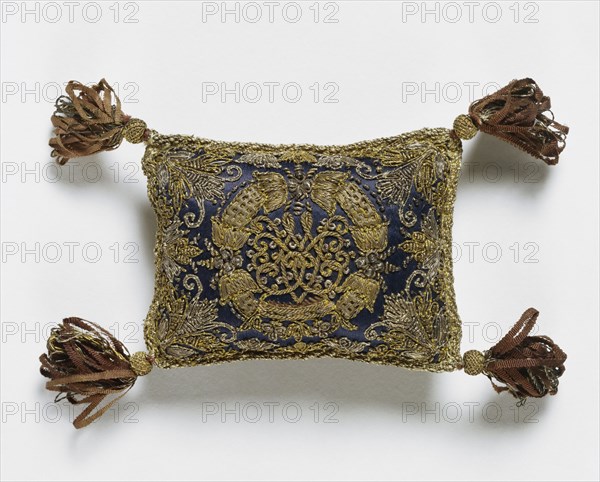 Pin cushion. England, late 17th century