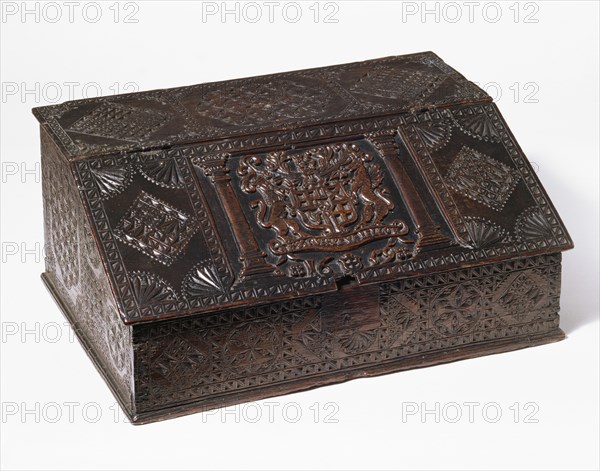 Oak Writing Box.England, 1659