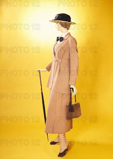 Lady's suit and hat. England, early 20th century