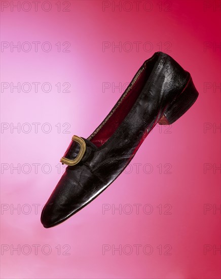 Man's court shoe. Britain, early 19th century