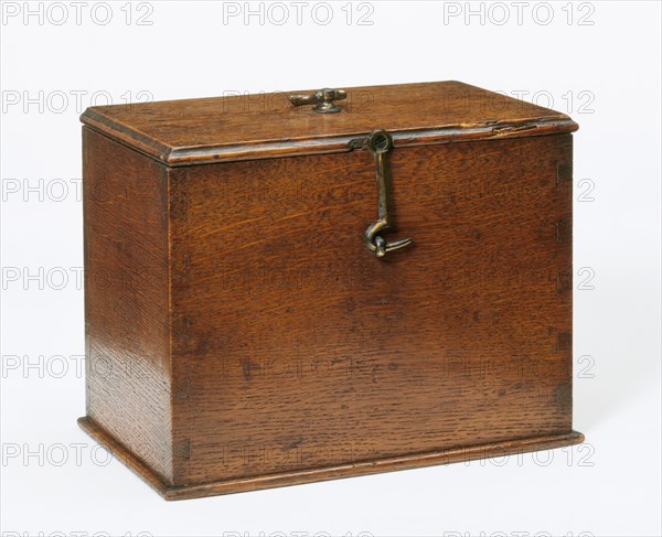 Tea caddy, by M. Skeet of Melford School. Suffolk, England, 1800-30