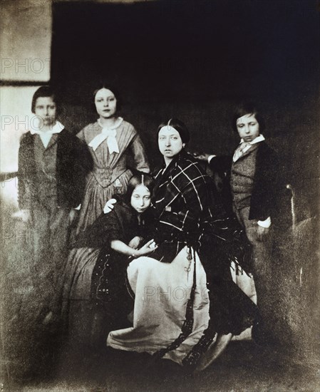 Prince of Wales, Princess Royal, Princess Alice, Queen Victoria and Prince Alfred, photo Roger Fenton. England, 19th century