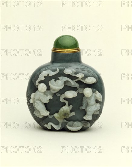 Snuff bottle. China, 19th century