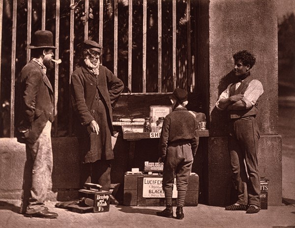 The dramatic shoe-black, photo John Thomson. England, late 19th century