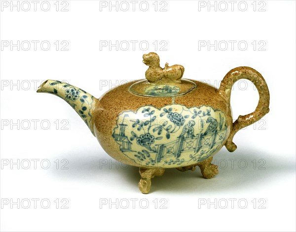 Teapot, by ENch Booth of Tunstall. Staffordshire, England, mid-18th century