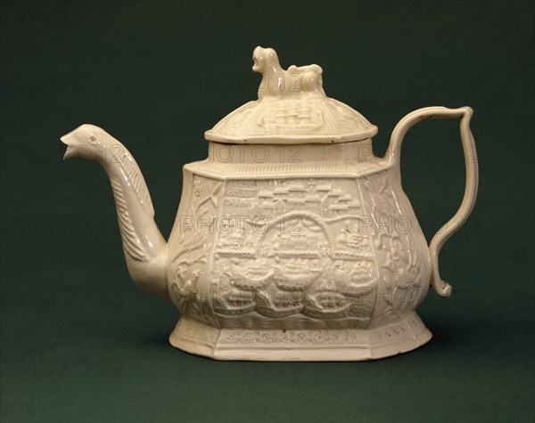 Teapot. Burslem, England, mid-18th century