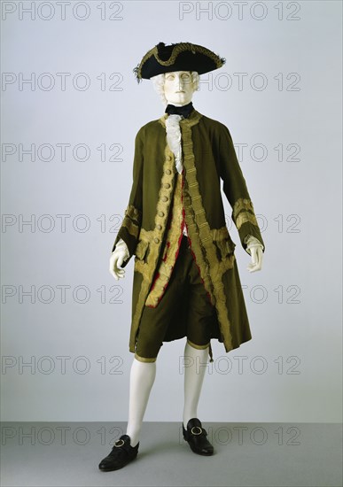 Coat, breeches and waistcoat. England, 18th century