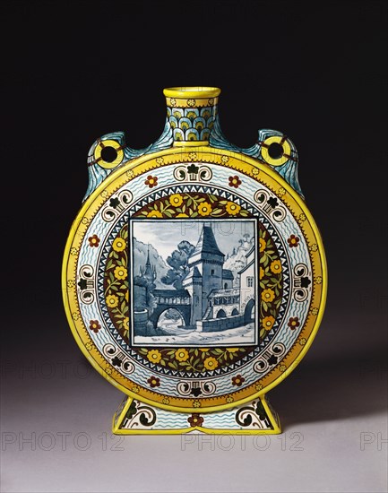 Flask, by Minton & Co. Stoke-on-Trent, Engand, late 19th century