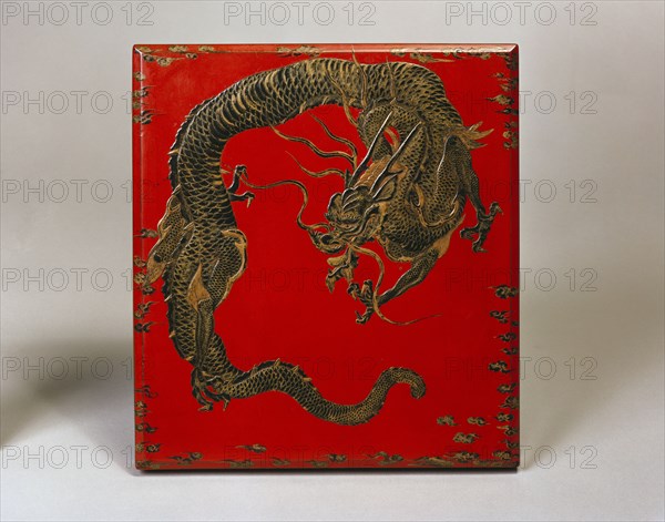 Dragon design on writing box, by Shimidzv Ichidayu Masatomo. Japan, 1626