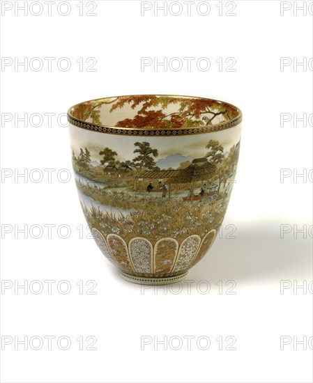 Vase. Osaka, Japan, 20th century