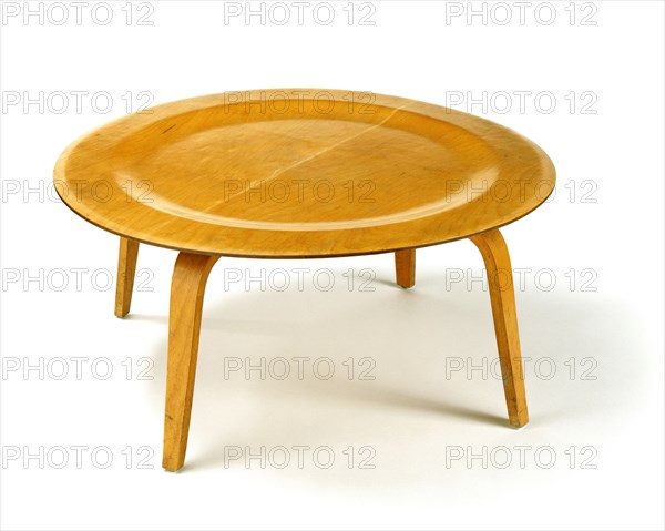 La 'Circular Table Wood' de Ray et Charles Eames