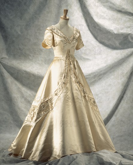 Hartnell, Robe de mariée