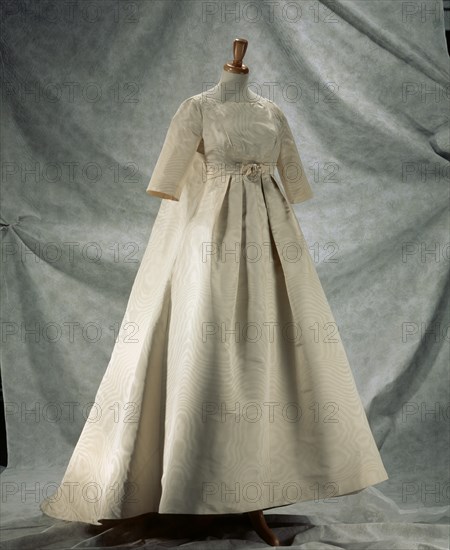 Wedding Dress, by Victor Stiebel. London, England, 1963. EDITORIAL USE ONLY. 
Londres, Victoria & Albert Museum
Londres, Victoria and Albert Museum