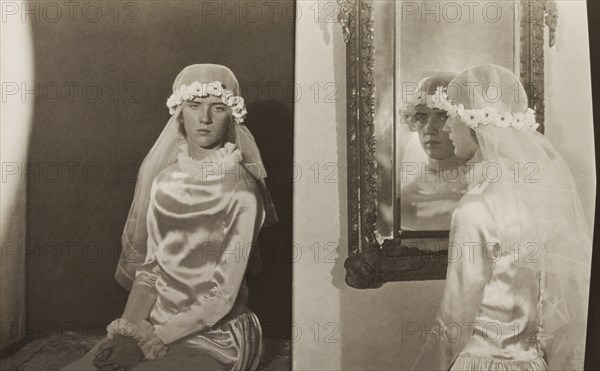 Deidre Hart-Davis, diptych, photo Curtis Moffat. London, UK, early 20th century. 
Londres, Victoria & Albert Museum
Londres, Victoria and Albert Museum