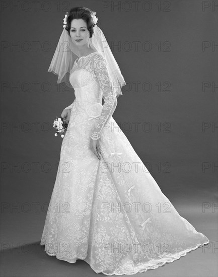 Wedding dress, photo John French. London, UK, 1960s. 
Londres, Victoria & Albert Museum
Londres, Victoria and Albert Museum