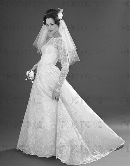 Wedding dress, photo John French. London, UK, 1960s. 
Londres, Victoria & Albert Museum
Londres, Victoria and Albert Museum