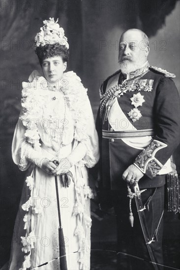 King Edward VII and Queen Alexandra, photo Lafayette Portrait Studios. Dublin, Ireland, 1903. 
Londres, Victoria & Albert Museum
Londres, Victoria and Albert Museum