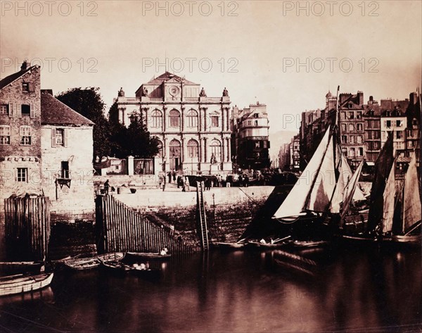 Le Gray Gustave, Le Havre, Sailing boat alongside the quay and view of the museum