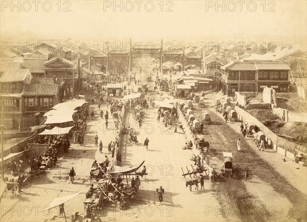 Entrance of the Chinese city of Peking (China)