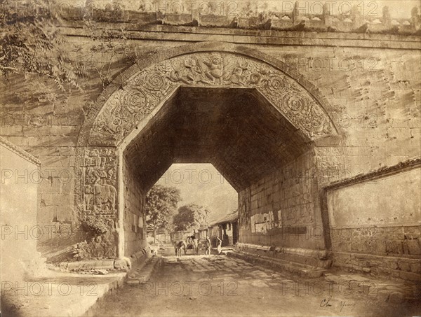 Gate at Chu Yung Kwan (China)