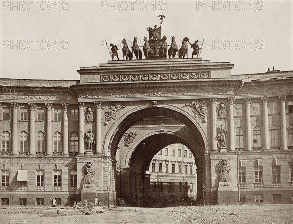 Russia, Triumph arch of the General Staff Headquarters in St. Petersburg