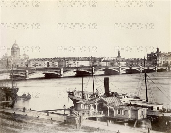 Russie, vue de Saint-Pétersbourg et la Neva